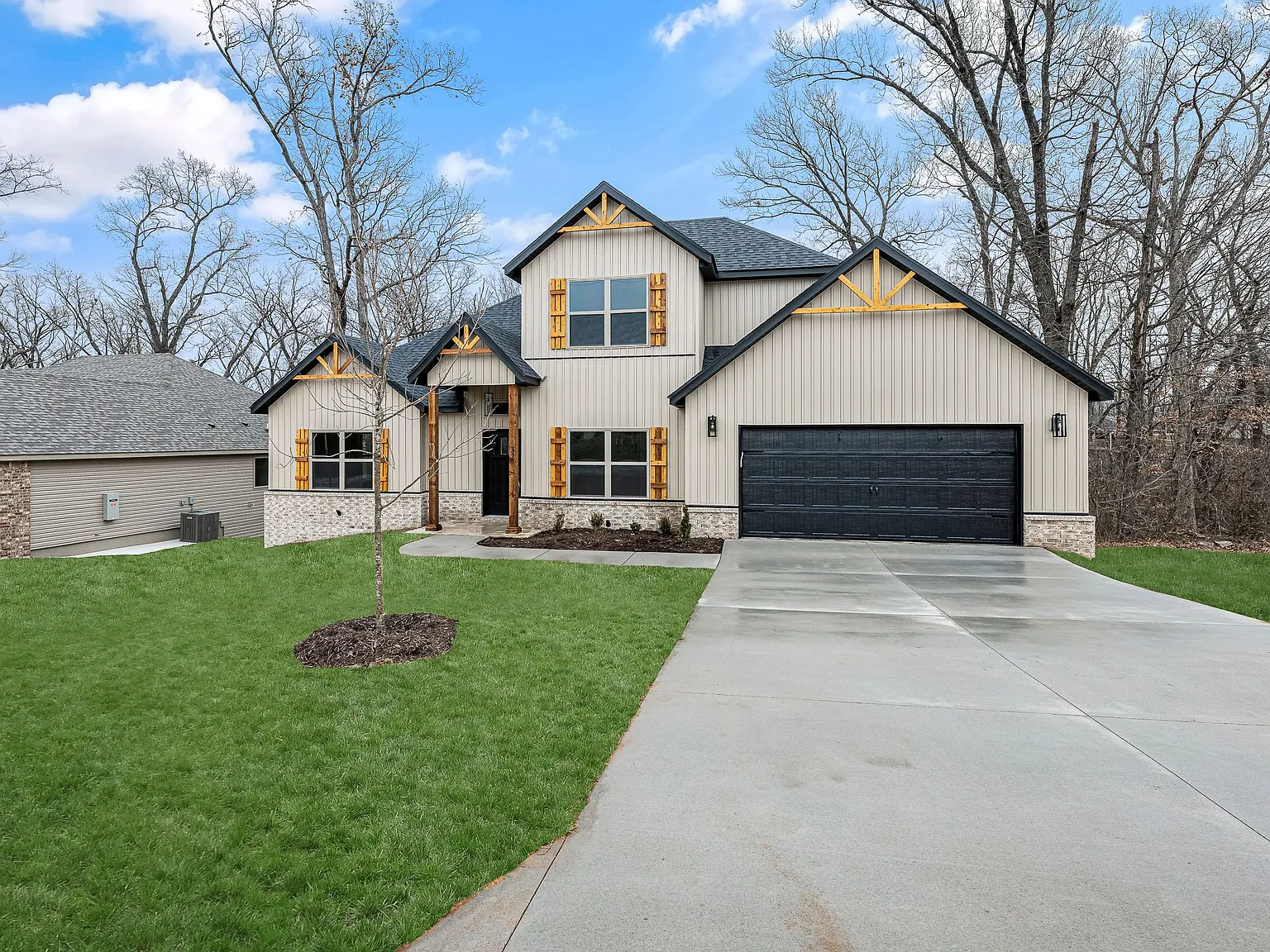 3 bed, 2.5 bath, 2032 sqft, $2,800 — Photo 2