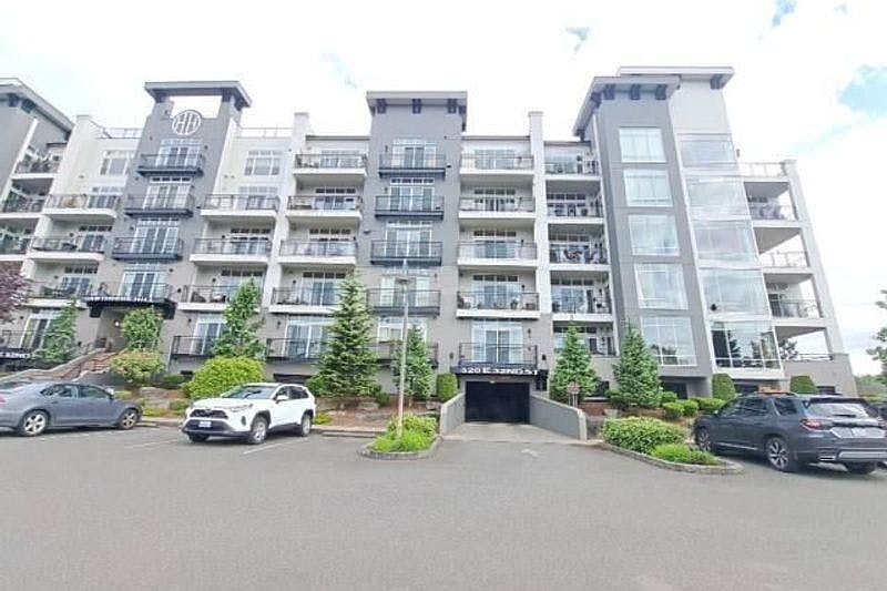 1st image of 320 32nd St #101