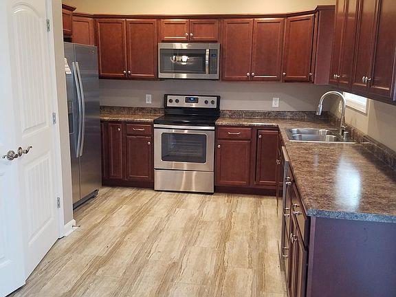 5th image of 605 Emma Mae Way