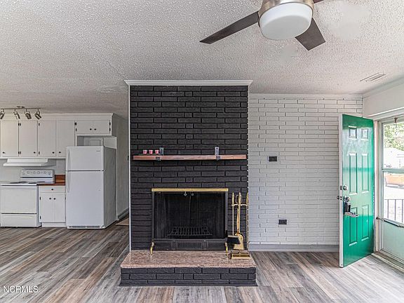 2nd image of 309 Mercer St