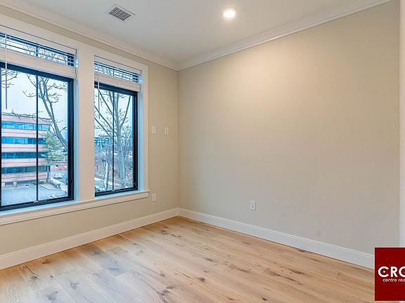 5th image of 156 Everett St #301A