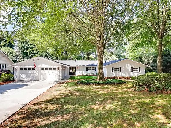 2nd image of 3461 Stratfield Dr