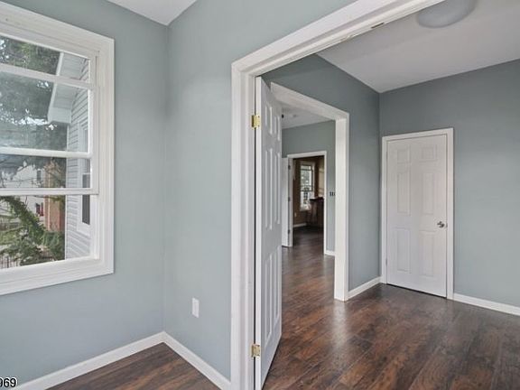4th image of 677 S 18th St Floor 2
