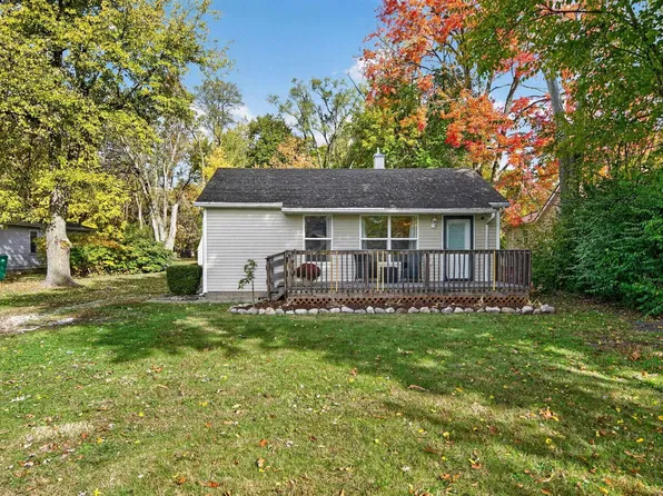 824 W Catalpa Dr, Mishawaka, IN 46545