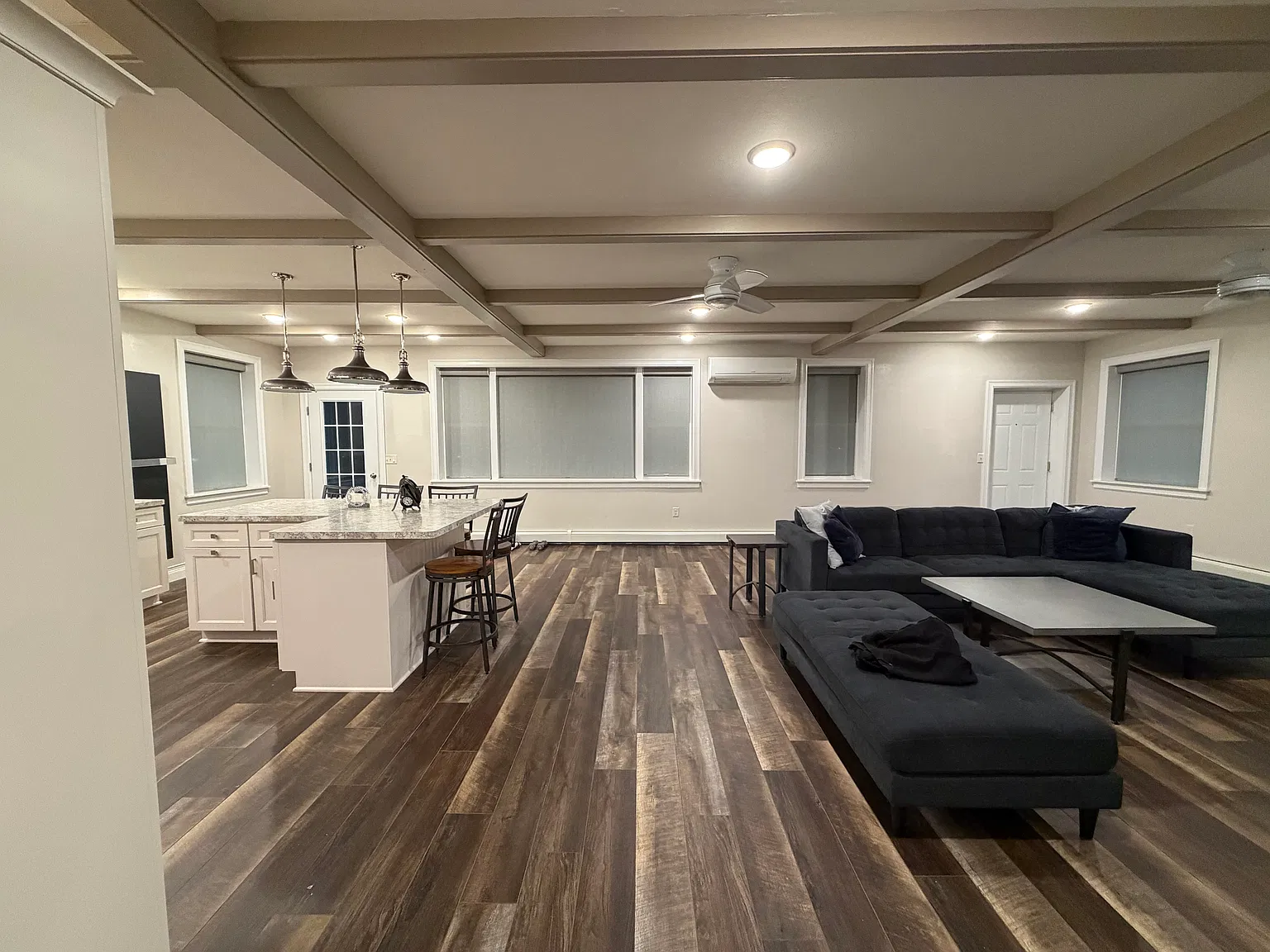 3 bed, 1.5 bath, 1200 sqft, $2,000 — Photo 1