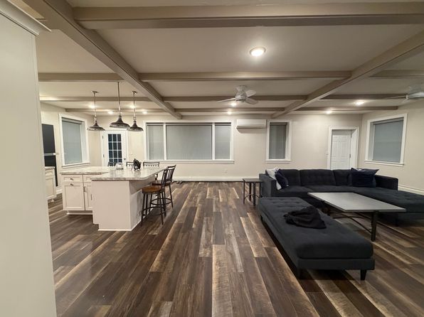321 E Mill St APT 2