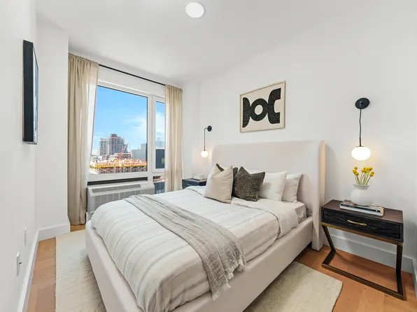 526 Baltic Street image 7 of 62