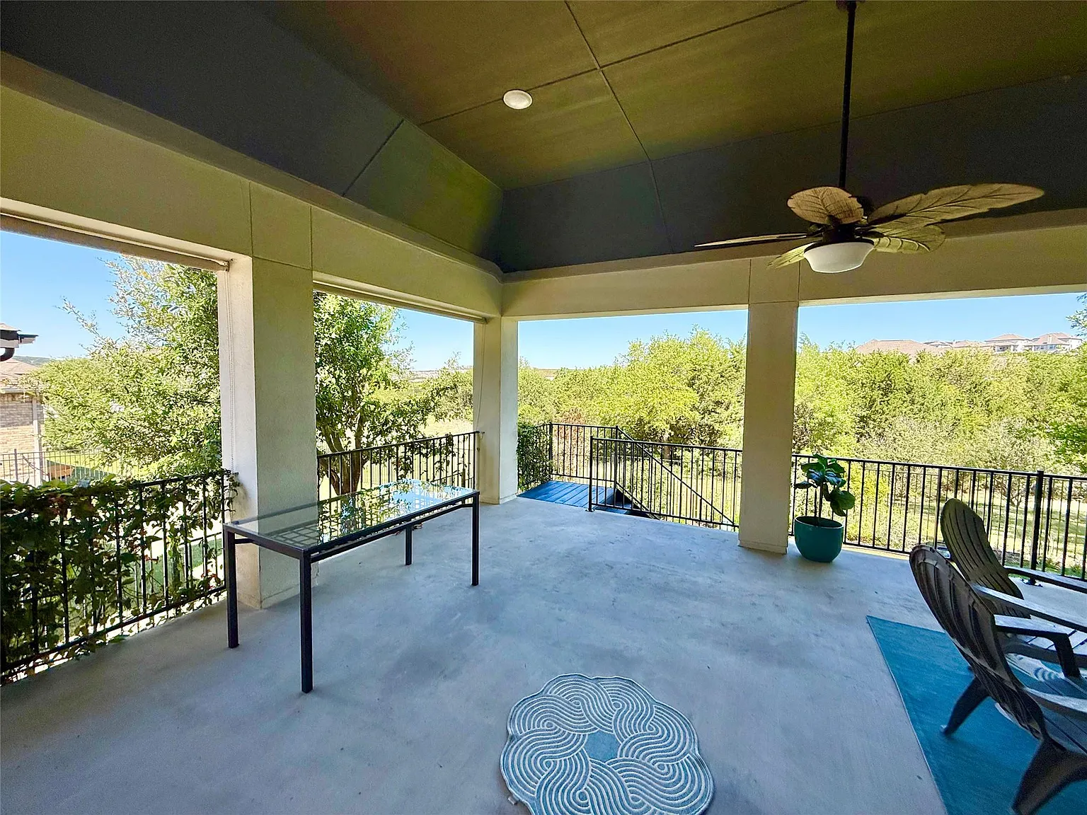 3 bed, 3.0 bath, 2240 sqft, $2,850 — Photo 4