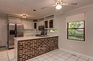 5th image of 8402 Sunnybrook Ln