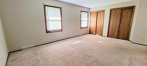 W156N10542 Jefferson Ln — Photo 6