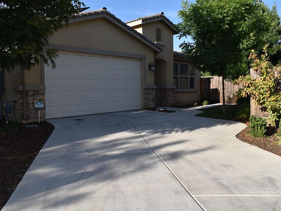 Room for 2 Vehicles to Park