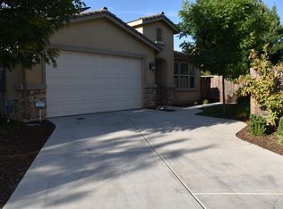 3097 Roche Ln, Clovis, CA 93619