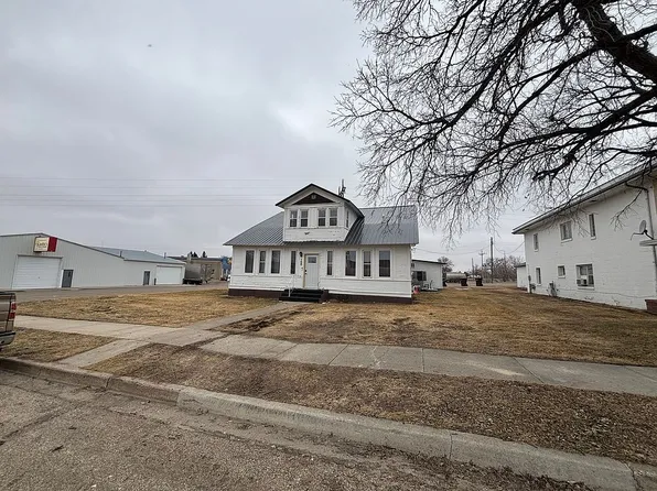 100 NW 1st St, Linton, ND 58552
