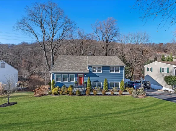 476 Washington Avenue, Pleasantville, NY 10570