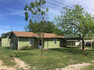808 Barrow St, Goldthwaite, TX 76844