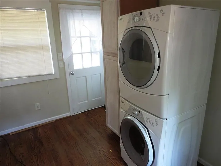 305 Summit St — Photo 8