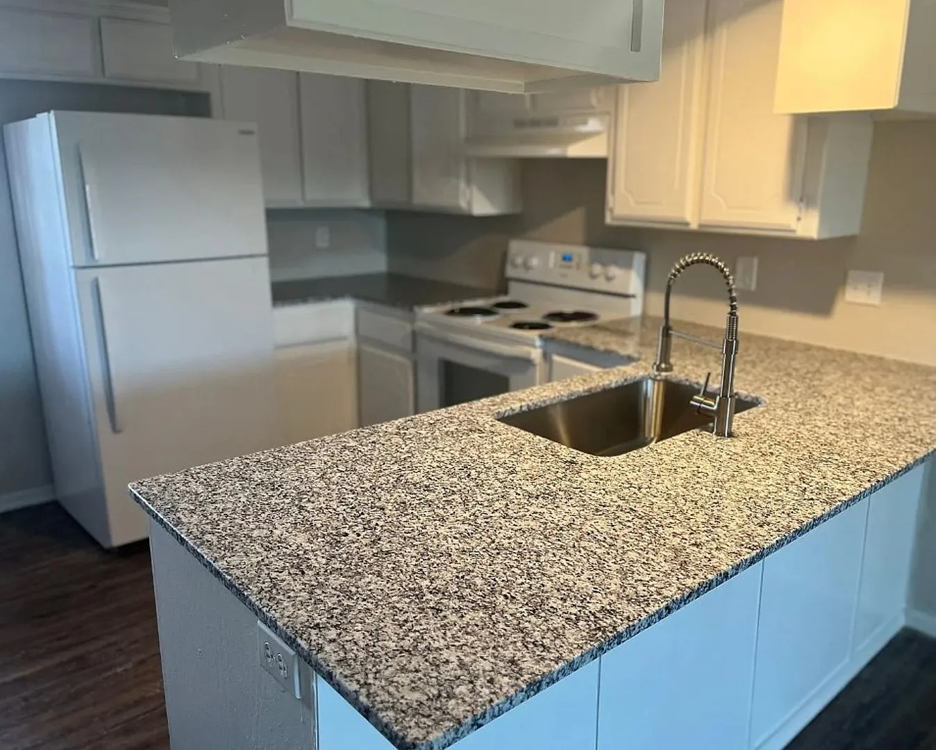 Renovated Two Bedroom Townhomes — Photo 3