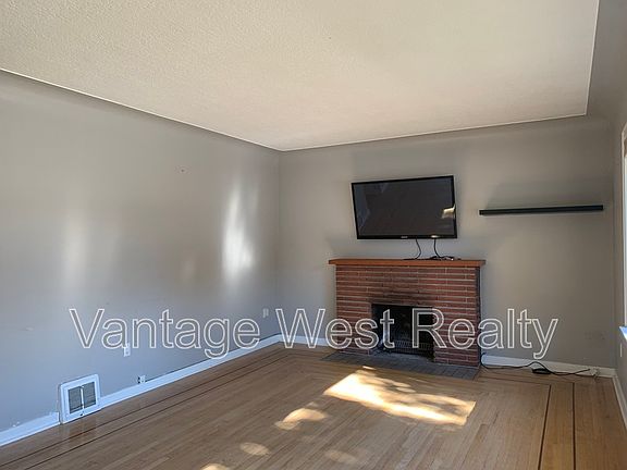3rd image of 804A Leon Ave