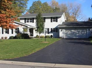 1221 Wildflower Dr, Webster, NY 14580