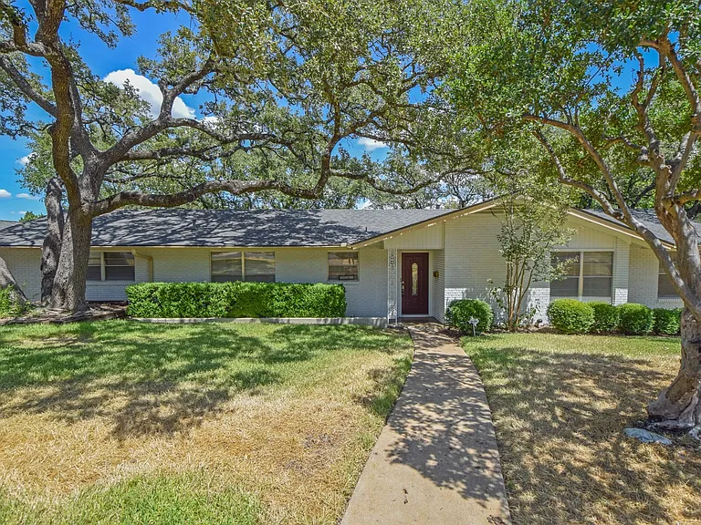5003 Westview Dr — Photo 1