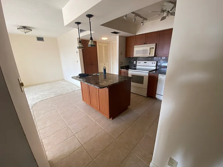 5220 Brittany Dr S #701 — Photo 11