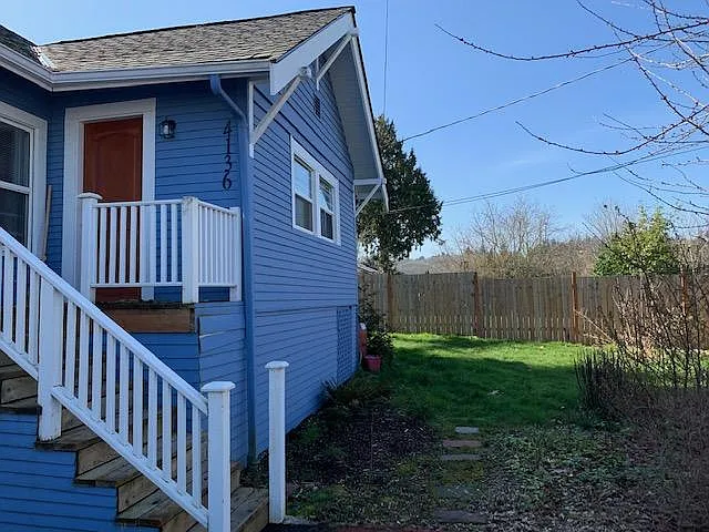 4136 Lexington Pl S — Photo 2