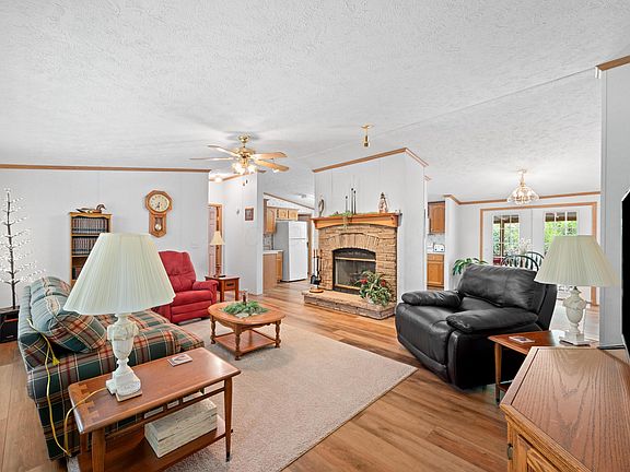 4th image of 1941 Evans Rd