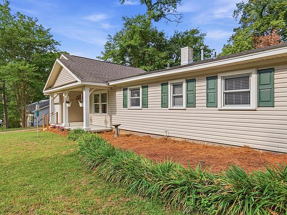 4th image of 932 Carraway St