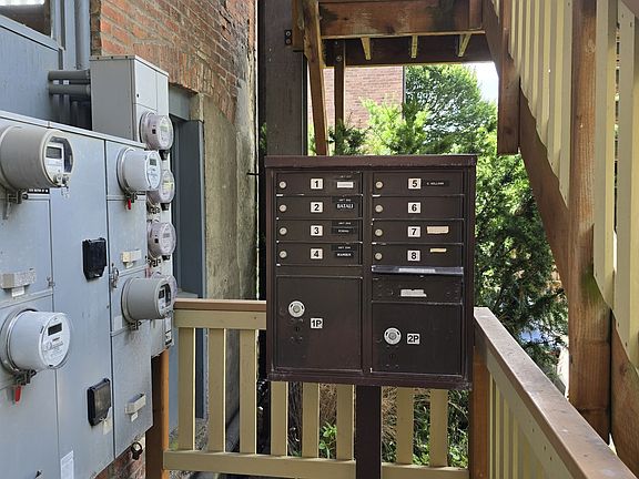 3rd image of 926 Water St APT 201