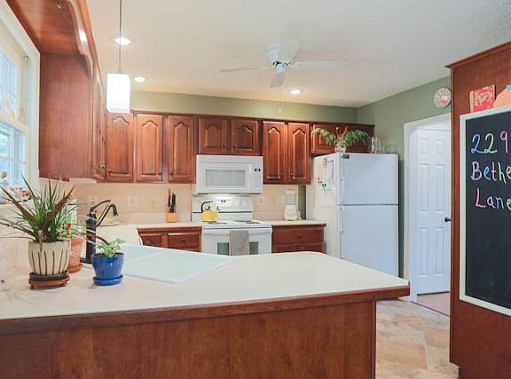 4th image of 229 Bethel Ln