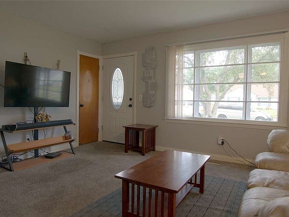 3rd image of 15731 Mina Ave