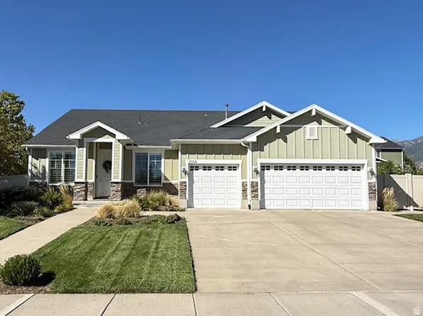 2054 W Loveland Ct, Farmington, UT 84025