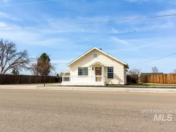 325 E Idaho St, New Plymouth, ID 83655