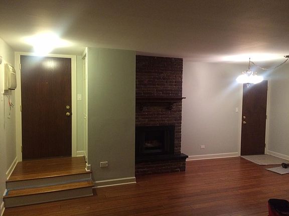 4th image of 825 S Dwyer Ave APT B