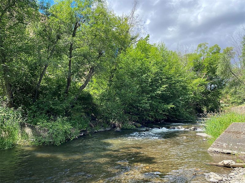 5th image of 13761 Asotin Creek Road