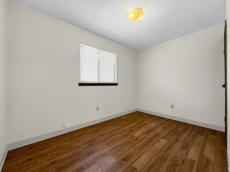 2644 Hunt St #5 — Photo 8