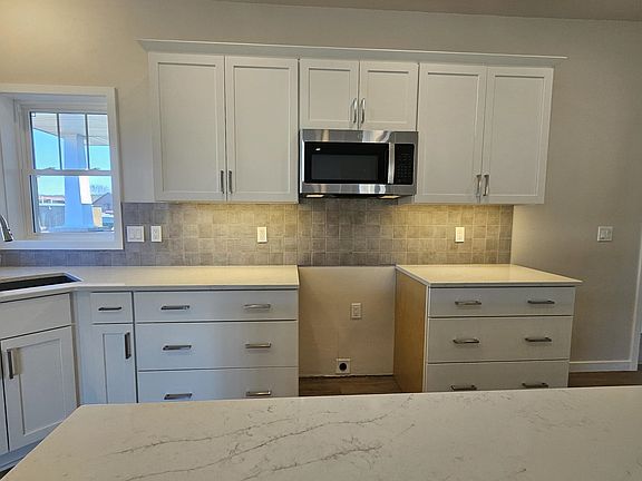 4th image of 3725 Newcastle Dr Unit 31
