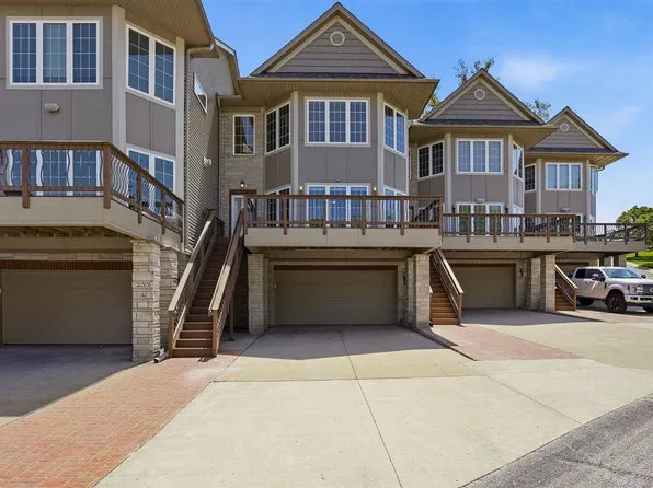 235 Holiday Rd APT 3, Coralville, IA 52241