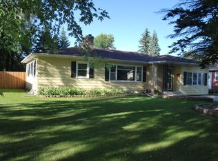 414 Park Dr, Grand Forks, ND 58201
