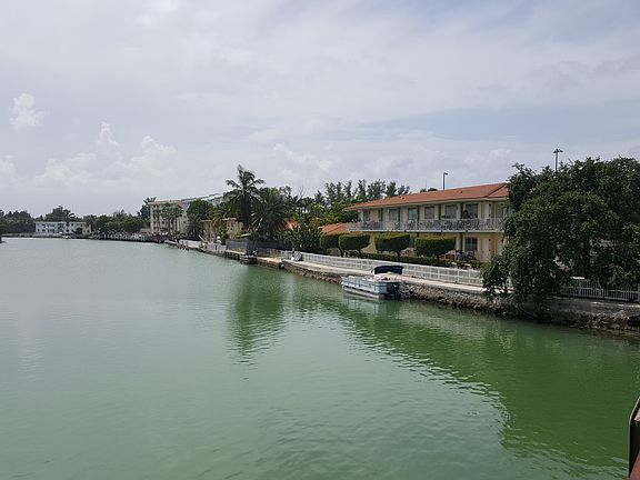 3rd image of 2 S Shore Dr