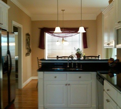 4th image of 1227 Lakewood Ln