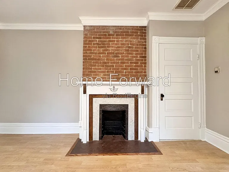 339 S Broadway Park #1 — Photo 5