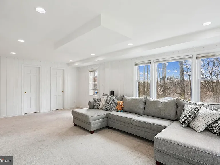 7832 Fulbright Ct — Photo 34