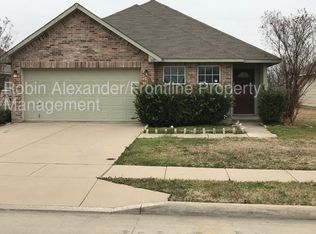 305 Wolf Mountain Ln, Fort Worth, TX 76140