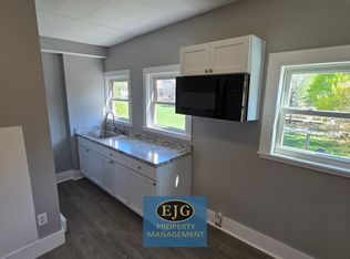 205 Pine St APT 3, Manchester, NH 03103