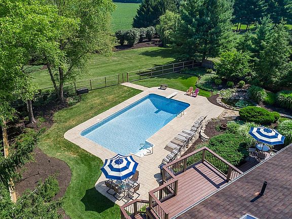 5th image of 7726 Laurelwood Dr