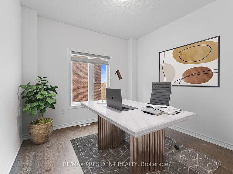 335 Russell St — Photo 6