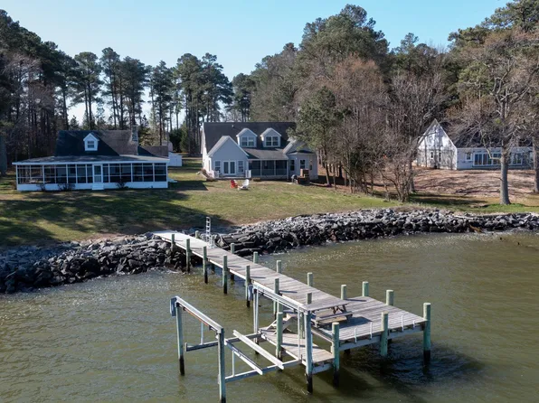 1098 Salisbury Park Rd, Hague, VA 22469