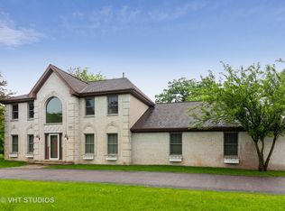 2629 Cardinal Dr, Elgin, IL 60120