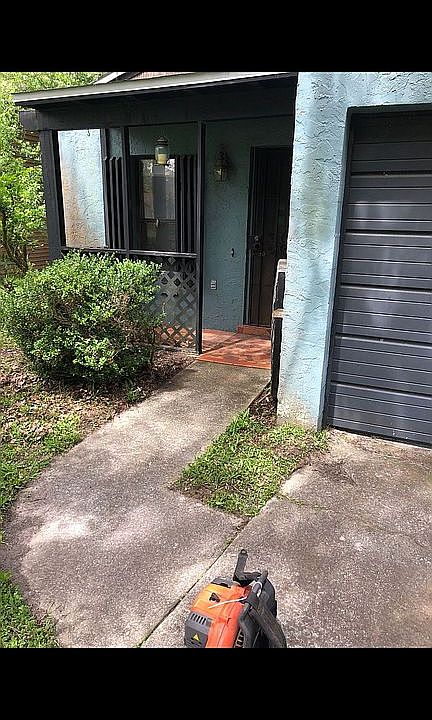 1st image of 4025 NE 17th Ter